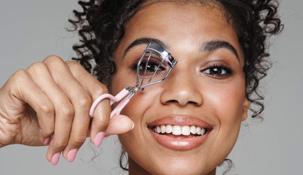 The Ultimate Guide to the Best Eyelash Curlers