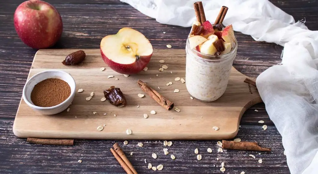Apple-Cinnamon-Overnight-Oats - Your Savvy Purse
