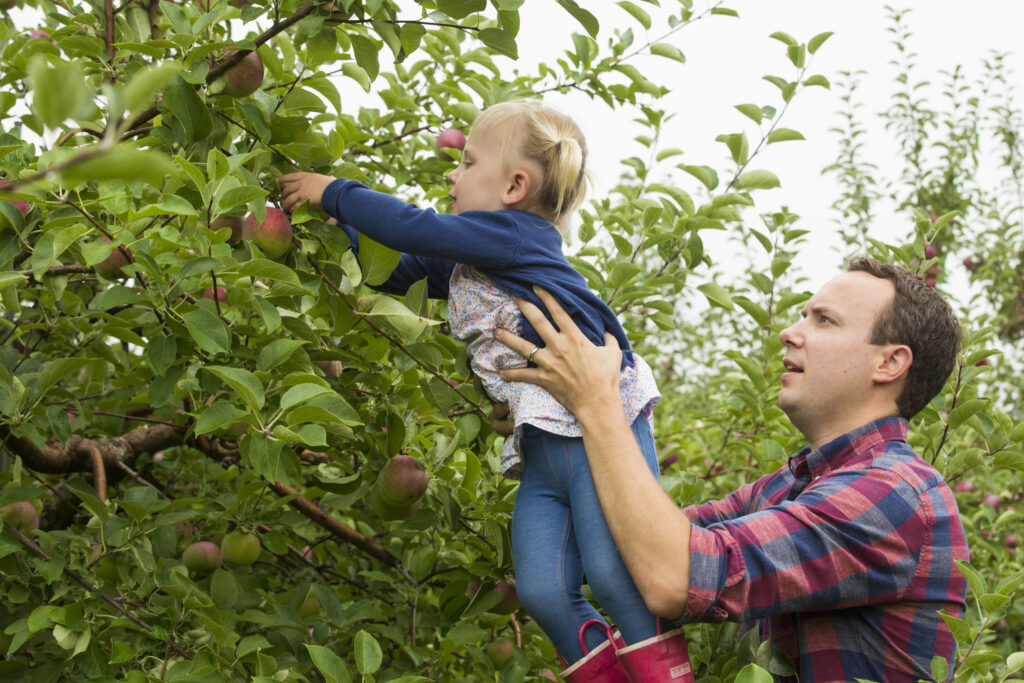 Autumn Family Fun: 8 Activities to Delight Your Little Ones