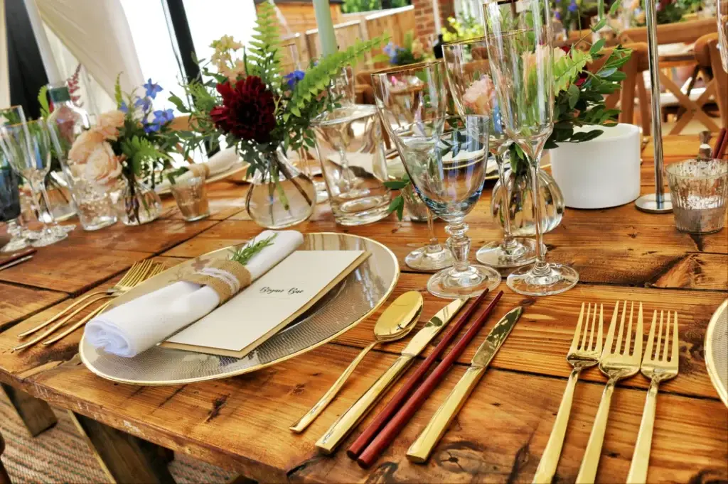 How to Host a Beautiful Dinner Party on a Budget