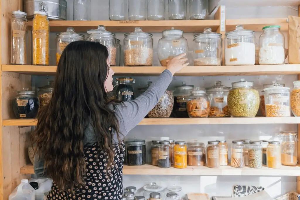 How to Save Money by Creating a Simple &ldquo;Pantry Week&rdquo; Once a Month