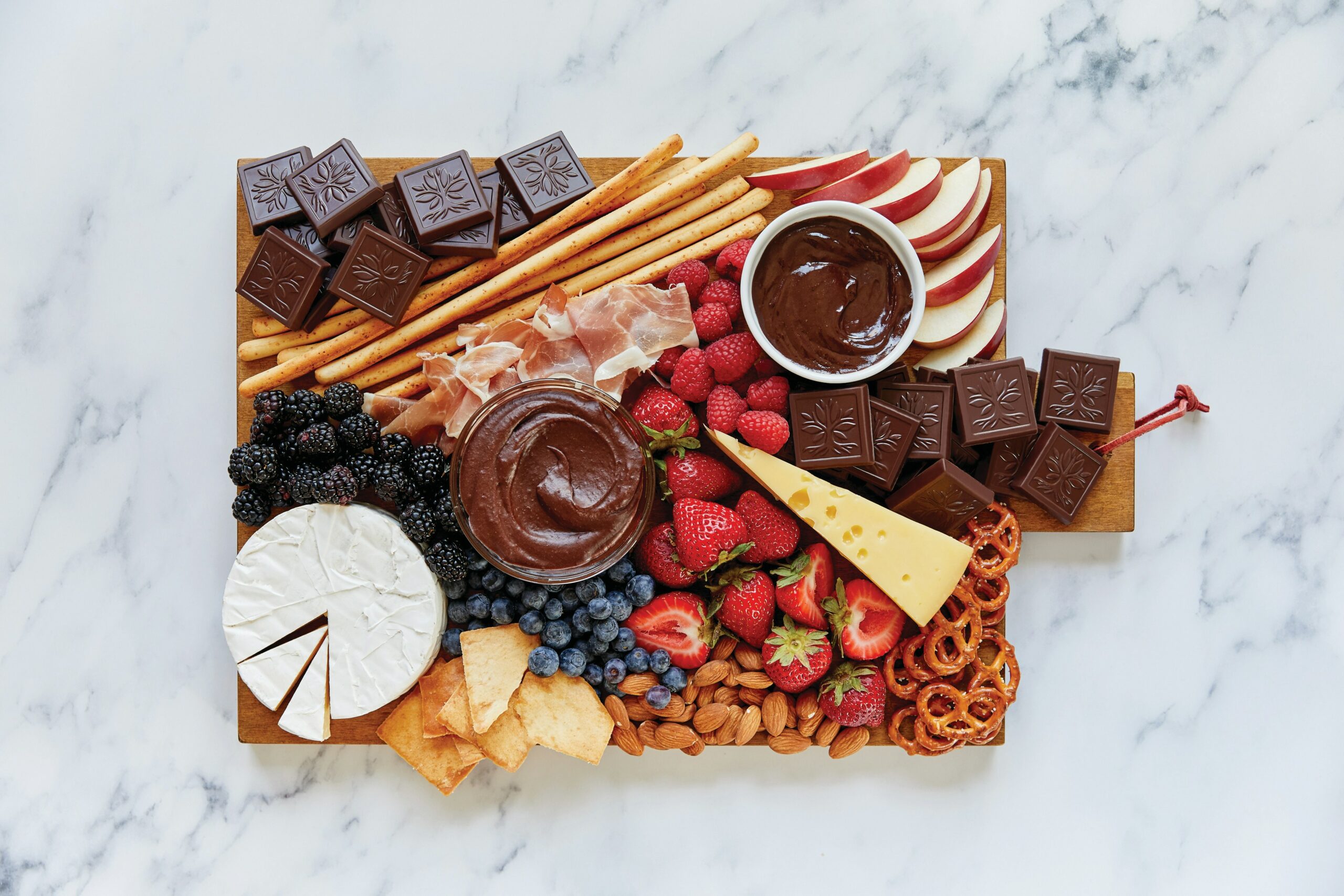 Sweet Treats & Savvy Eats: How to Build a Pinterest-Worthy Dessert Board for Under $20