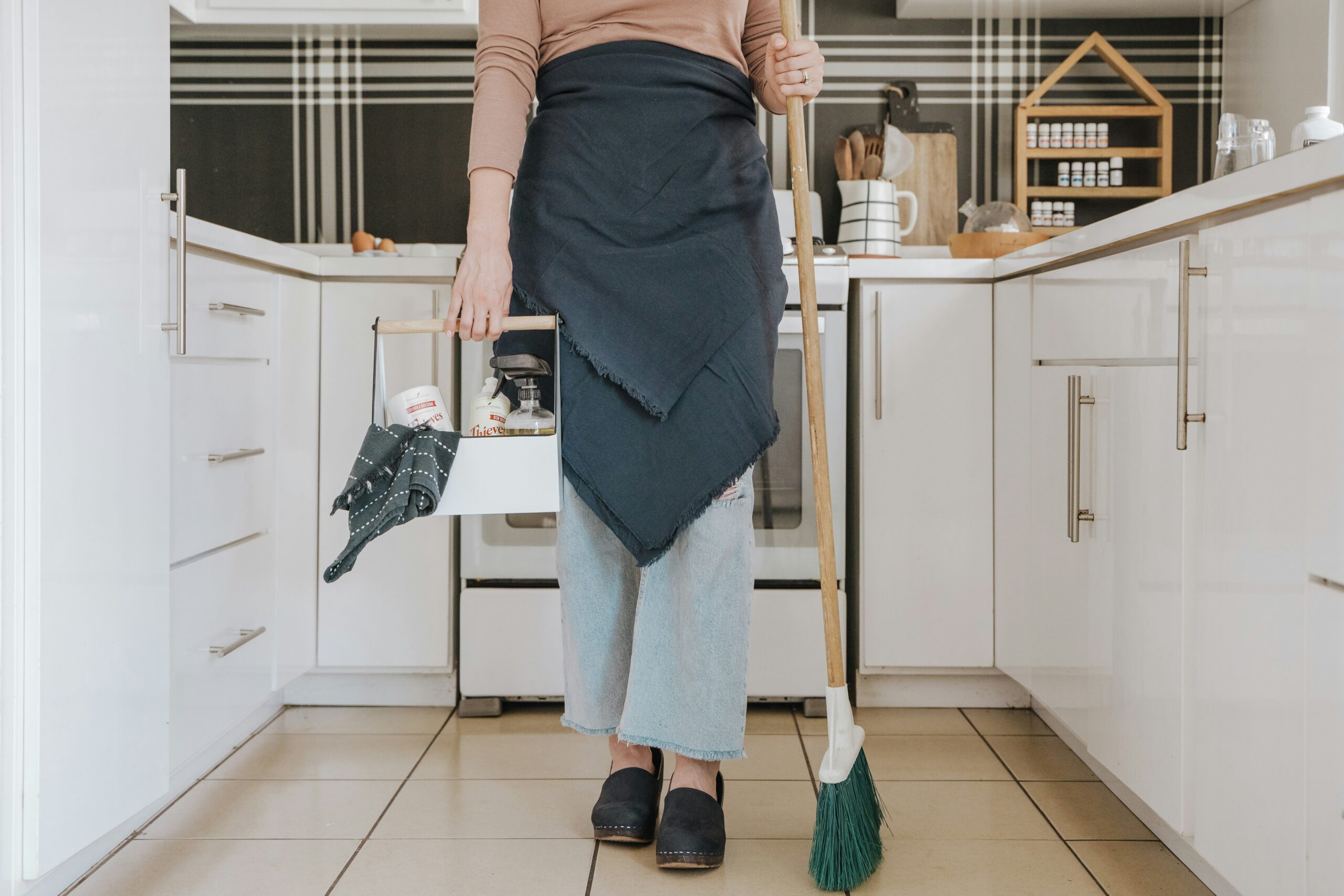 The One-Room-a-Day Blueprint: Keep Your House Permanently Tidy in 15 Minutes