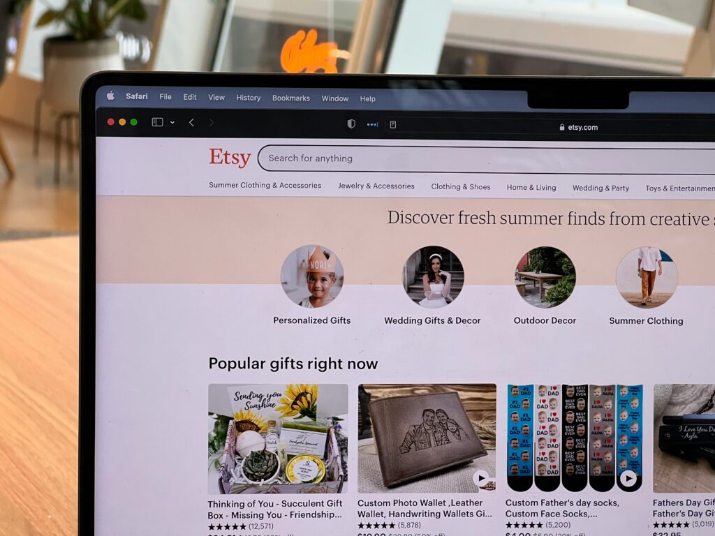 Digital Design: Turning Your Aesthetic Into an Income Stream