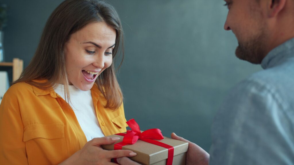 The $20 Under Club: Savvy Gifting for Coworkers, Teachers, and "Just Because" Moments