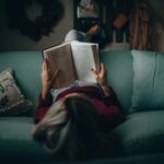 How to Beat the "Reading Slump": High-Interest Micro-Tactics to Fall Back in Love with Books