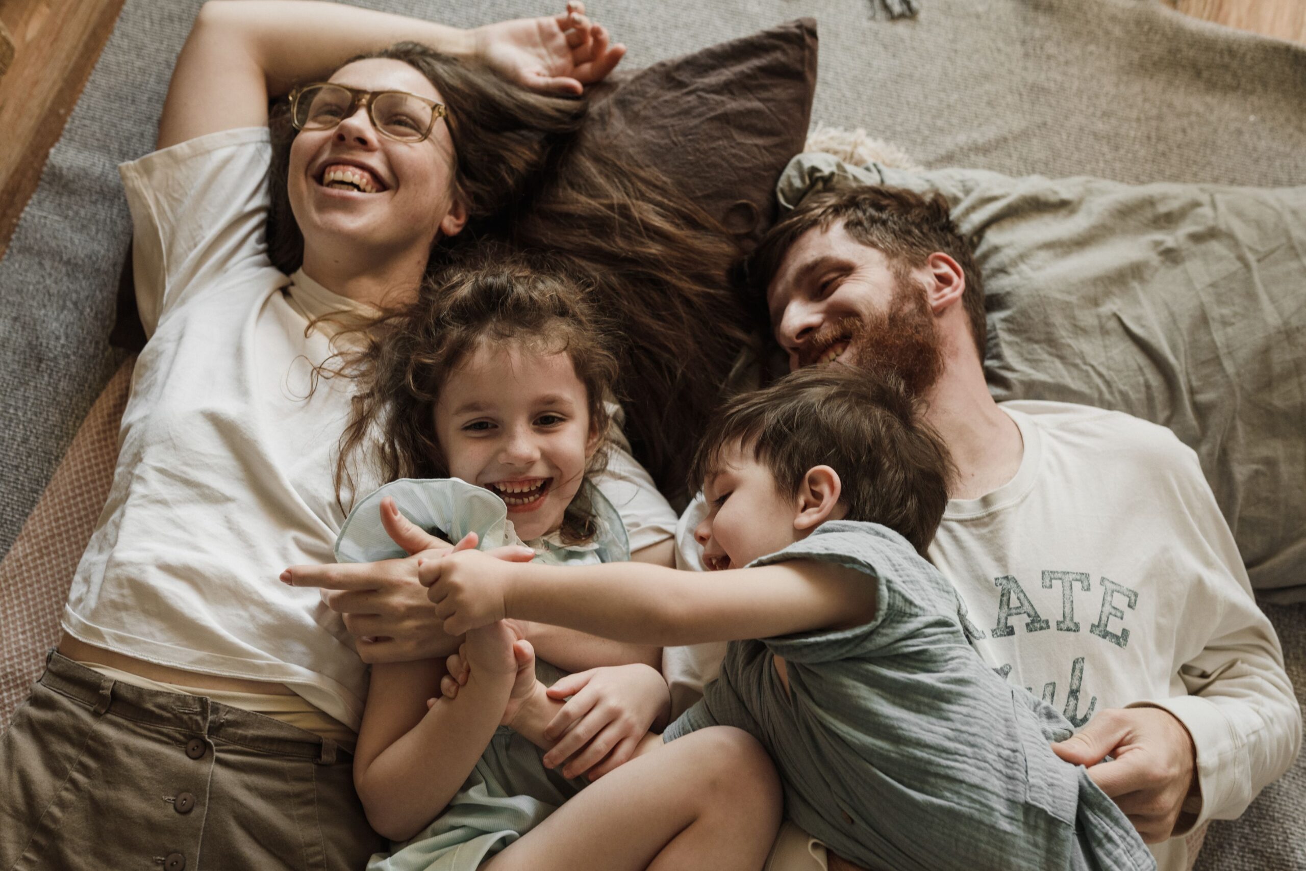 The Reclaimed Weekend: The Ultimate Guide to a Fun, Zero-Dollar Family Reset