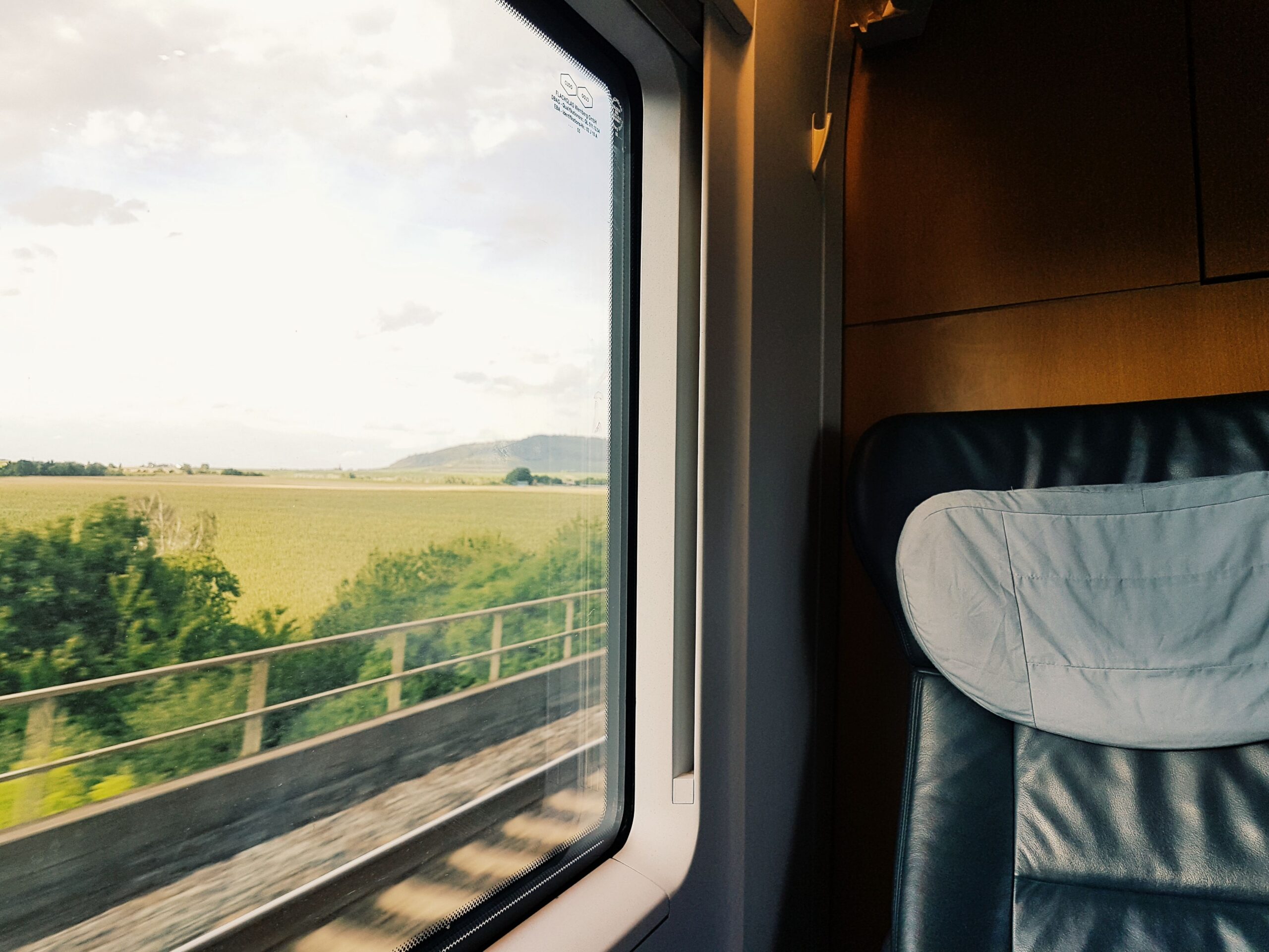 The Renaissance of the Overnight Sleeper Train: Tracking a Low-Stress, Slow-Travel Revolution