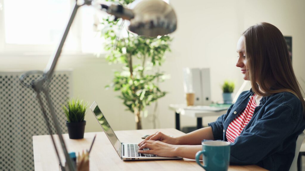 The Digital Declutter Blueprint: How to Reclaim Your Desktop and Lower Workday Stress
