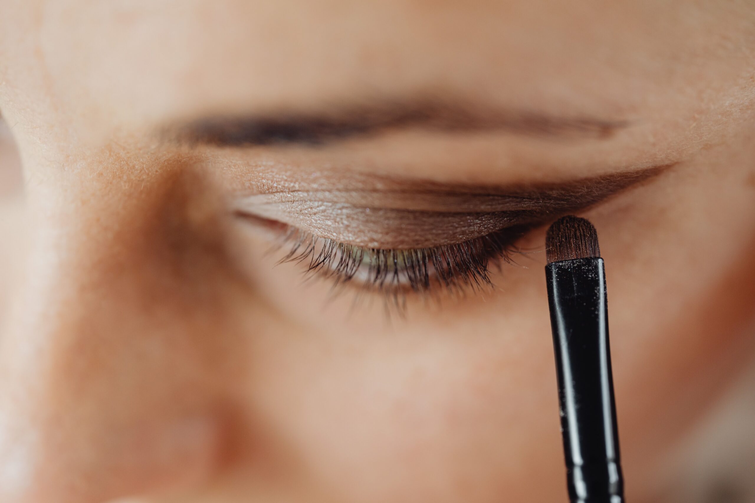 Eye Makeup 101: A Step-by-Step Guide That Actually Makes Sense