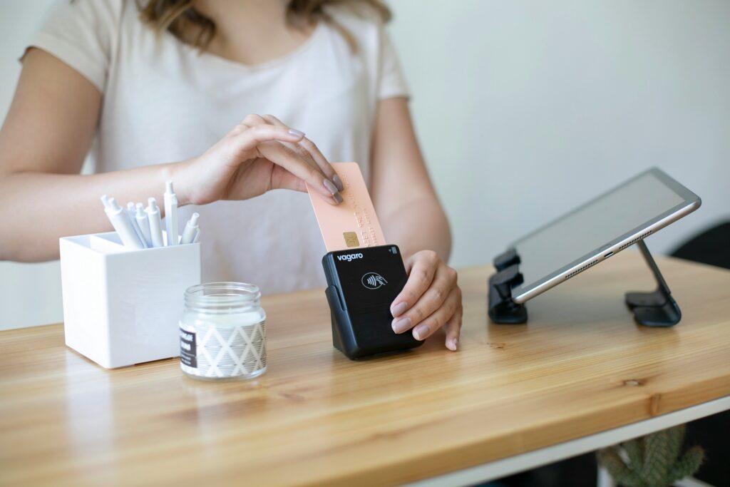 What Every Woman Should Know Before Choosing a Credit Card