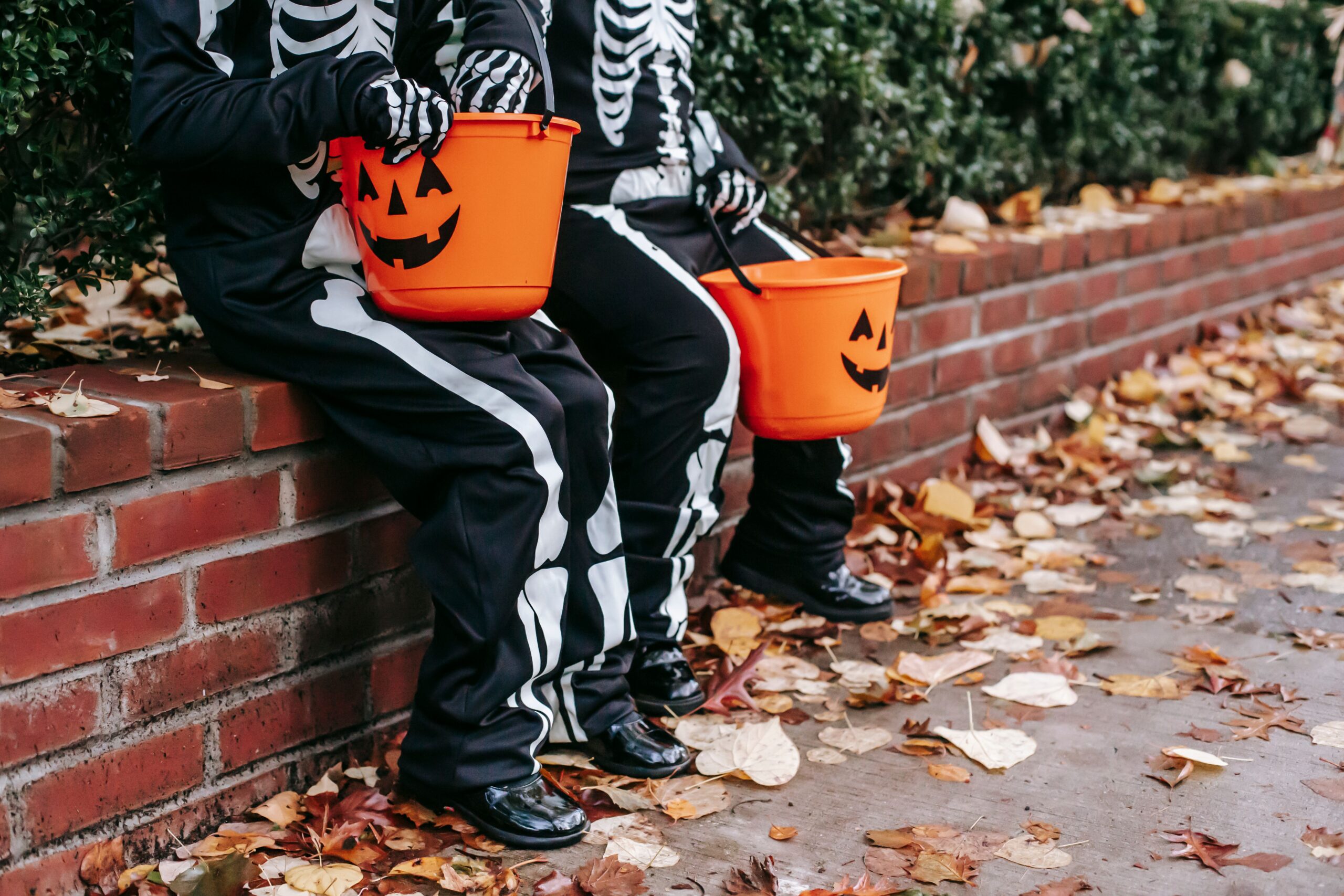How to Put Together a Last-Minute Halloween Costume From What You Already Own