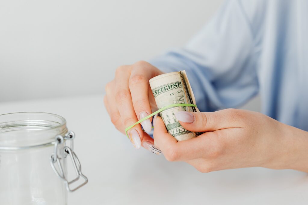 7 Ways to Use Free AI Tools to Save Money Every Month